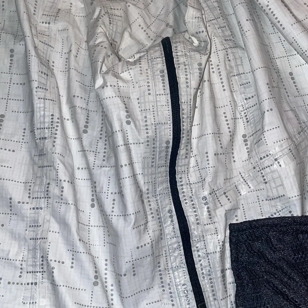 REI ☔️🌧️Rain Jacket with zippered hood - Picture 7 of 10